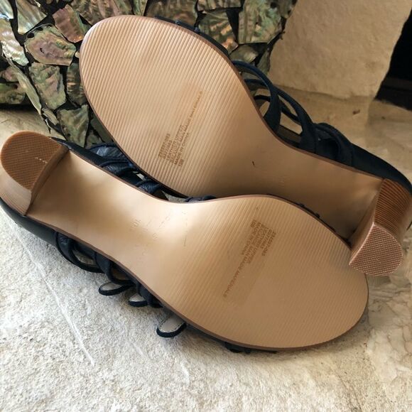 Colin Stuart navy strappy leather heel sz 10 - Picture 6 of 6